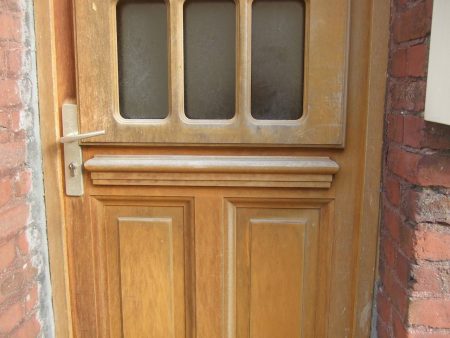 wood door with old clenche